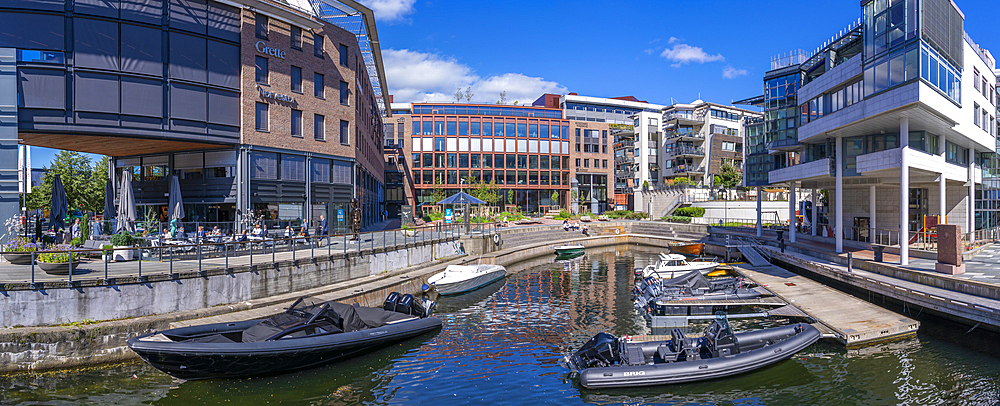 View of Bryggegangen, Aker Brygge, Oslo, Norway, Scandinavia, Europe