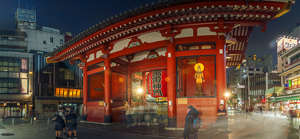 View of Kaminarimon Gate, entrance to Senso-ji Temple at night, Asakusa, Taito City, Tokyo, Honshu, Japan