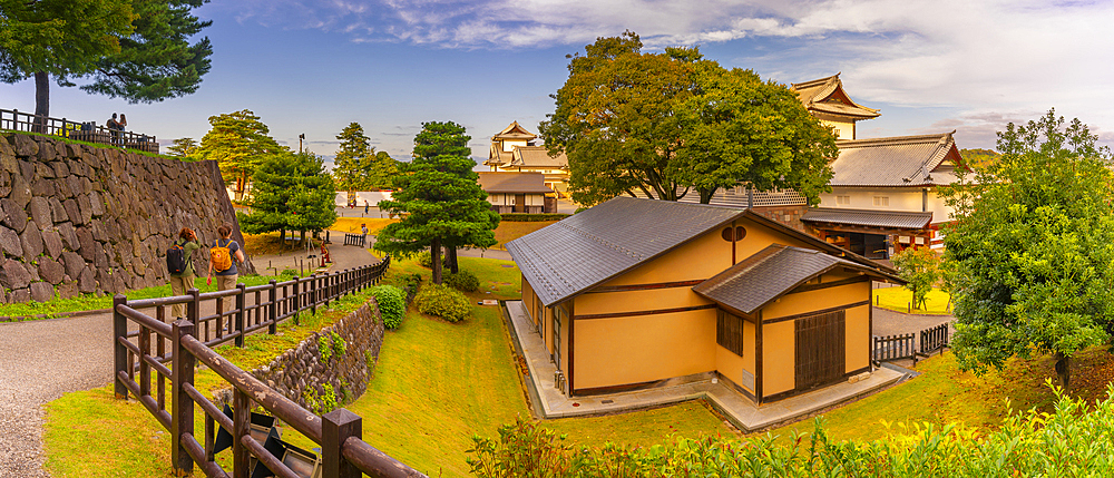 View of Hishi Yagura and Hashizume-mon Gate, Kanazawa Castle, Kanazawa City, Ishikawa Prefecture, Honshu, Japan