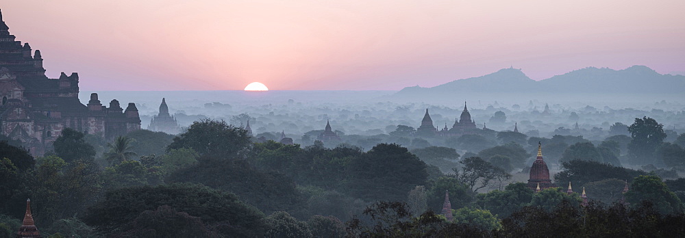 View of temples at dawn, Bagan (Pagan), Mandalay Region, Myanmar (Burma), Asia