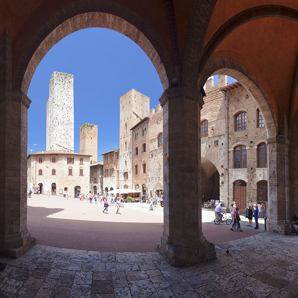 Piazza Duomo, San Gimignano, UNESCO World Heritage Site, Siena Province, Tuscany, Italy, Europe