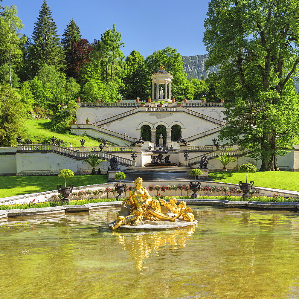 Water Parterre with Flora Fountain, view to Venus Temple, Linderhof Palace, Werdenfelser Land, Bavarian Alps, Upper Bavaria, Germany, Europe