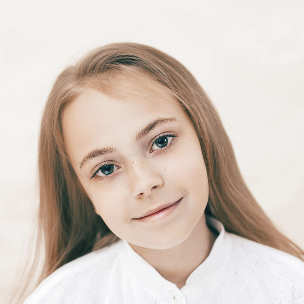 Close up of smiling Caucasian girl