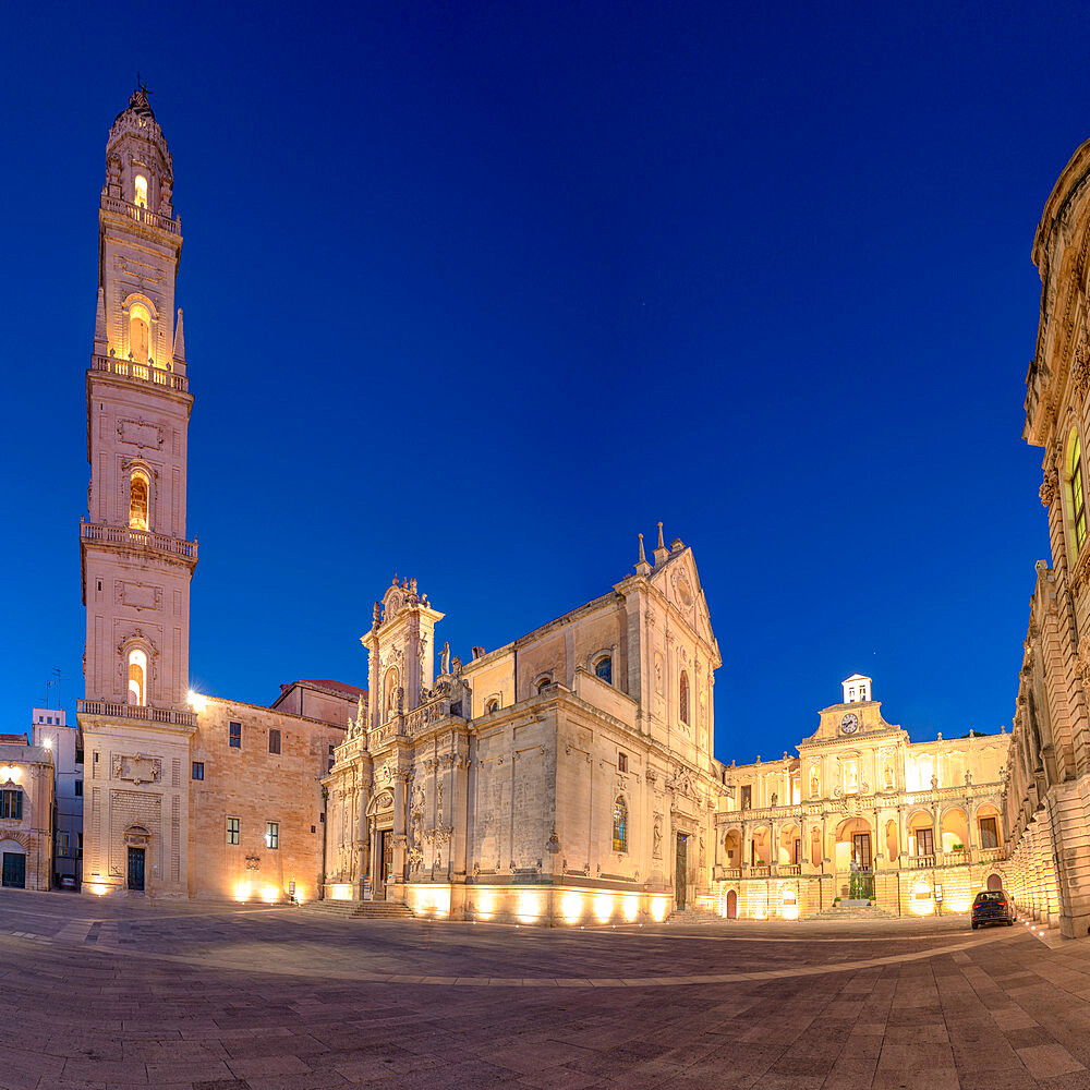 Cathedral and Piazza del Duomo square of Lecce at dusk, Salento, Apulia, Italy, Europe