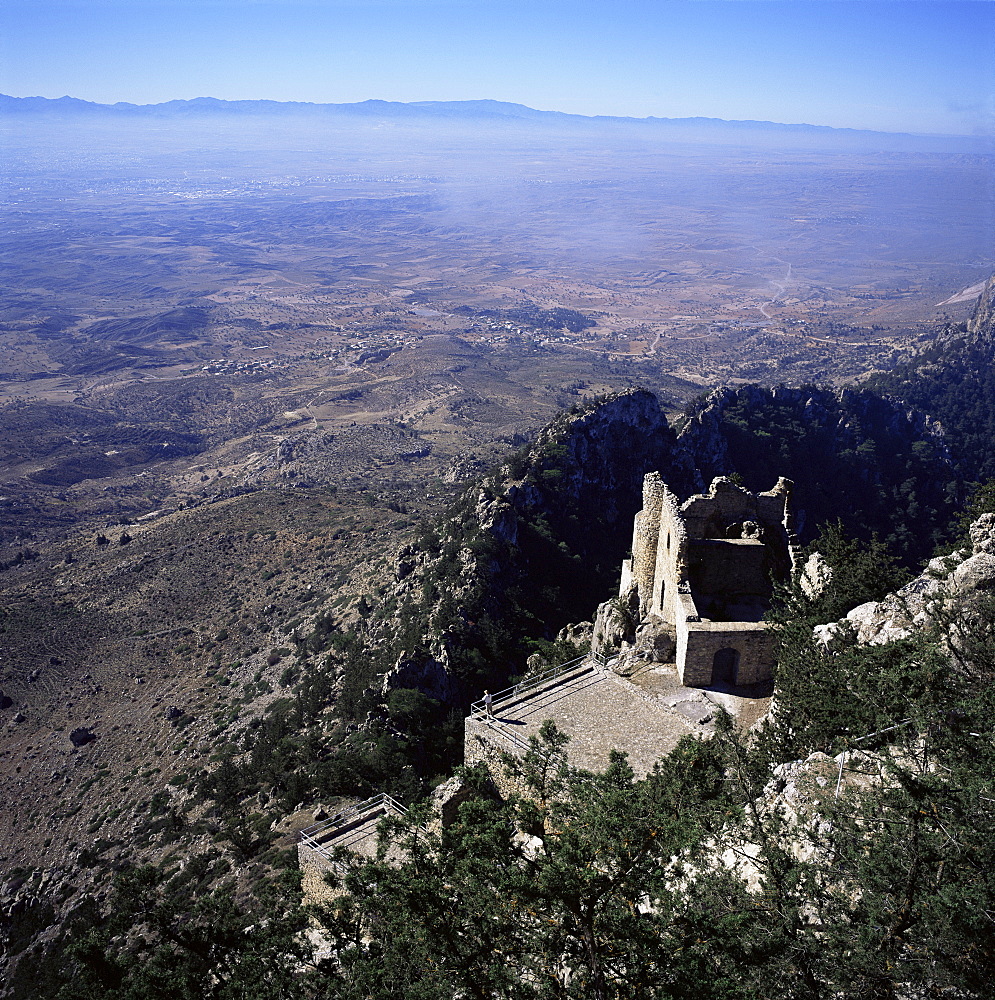 Buffavento, Byzantine watch tower rebuilt as a castle by Lusignans in the 12th century, highest of Kyrenian hill castles, North Cyprus, Cyprus, Europe