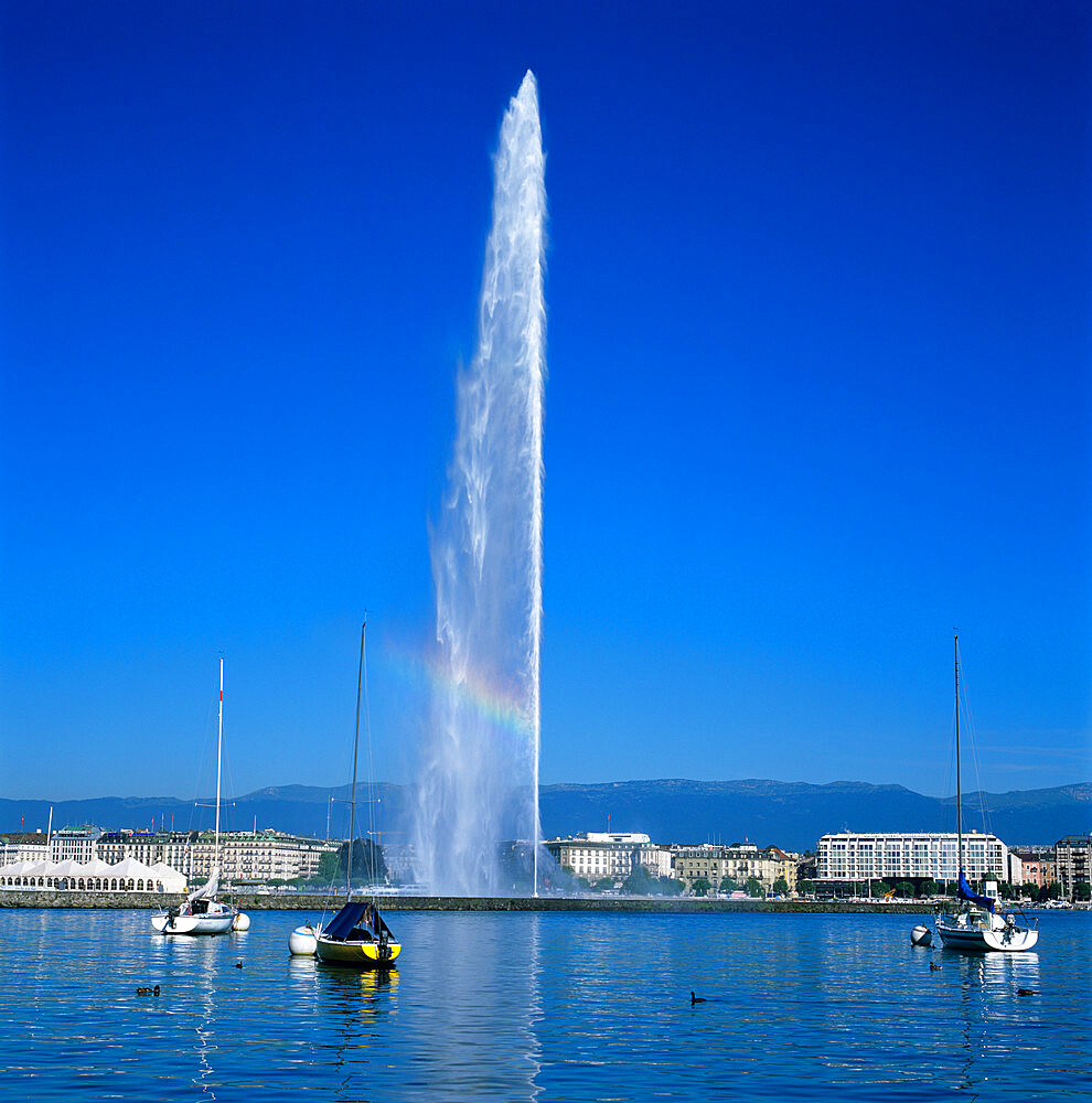 Jet d'eau (water jet), Geneva, Lake Geneva (Lac Leman), Switzerland, Europe