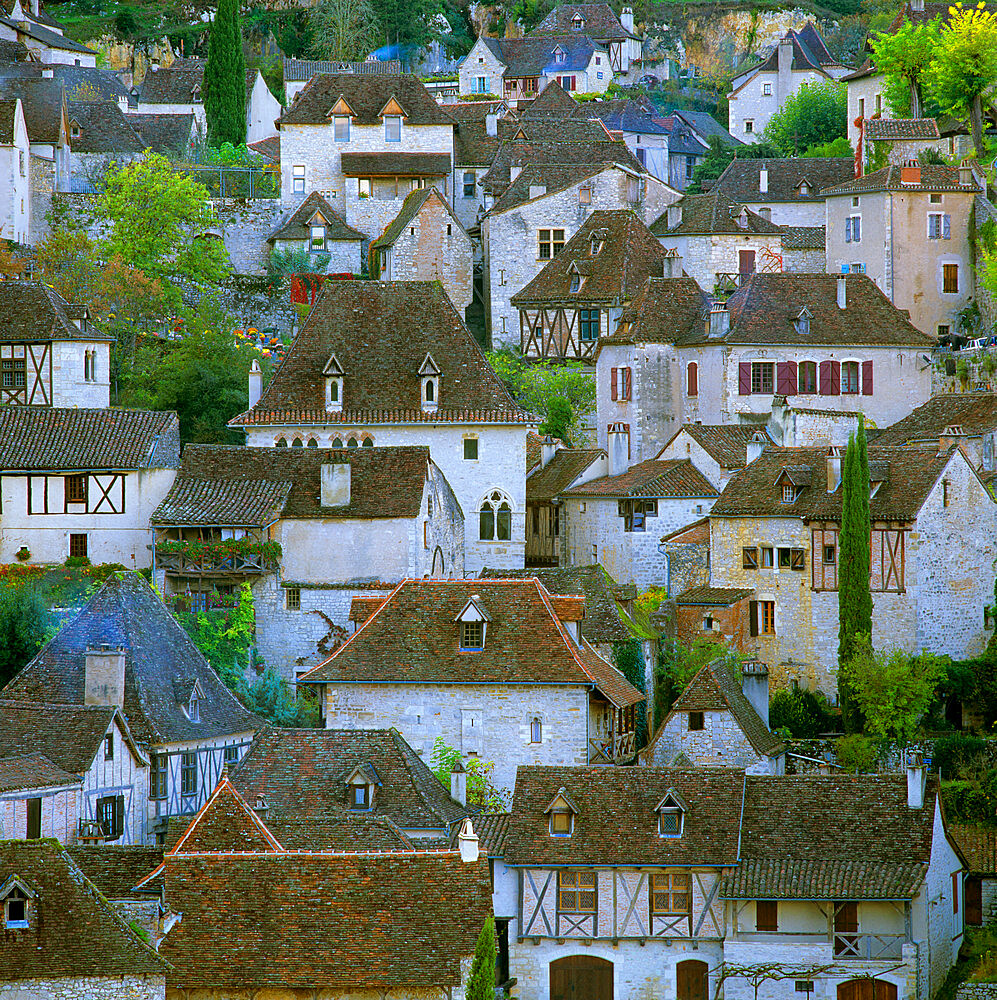 Medieval houses, St. Cirq Lapopie, Lot, Midi-Pyrenees, France, Europe