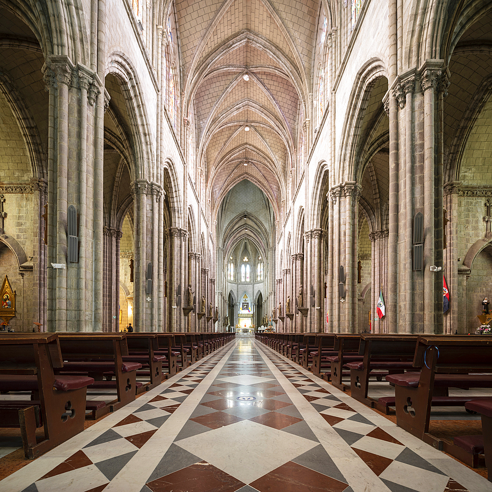 Interior of La Basilica del Tol Voto Nacional, Quito, Pichincha, Ecuador, South America