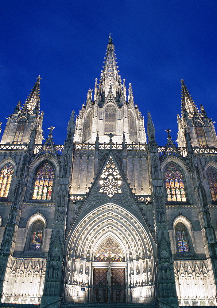 Exterior of the Christian cathedral facade in the evening, Barcelona, Catalonia (Cataluna) (Catalunya), Spain, Europe