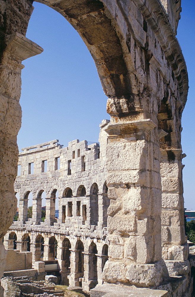 Roman amphitheatre dating from 1st century BC, with 22000 capacity, Pula, Istria, Croatia, Europe