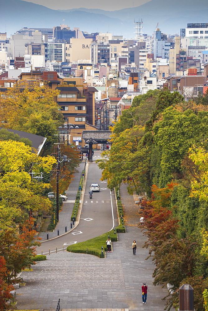 Road leading to Chion-In Temple, Kyoto, Japan, Asia