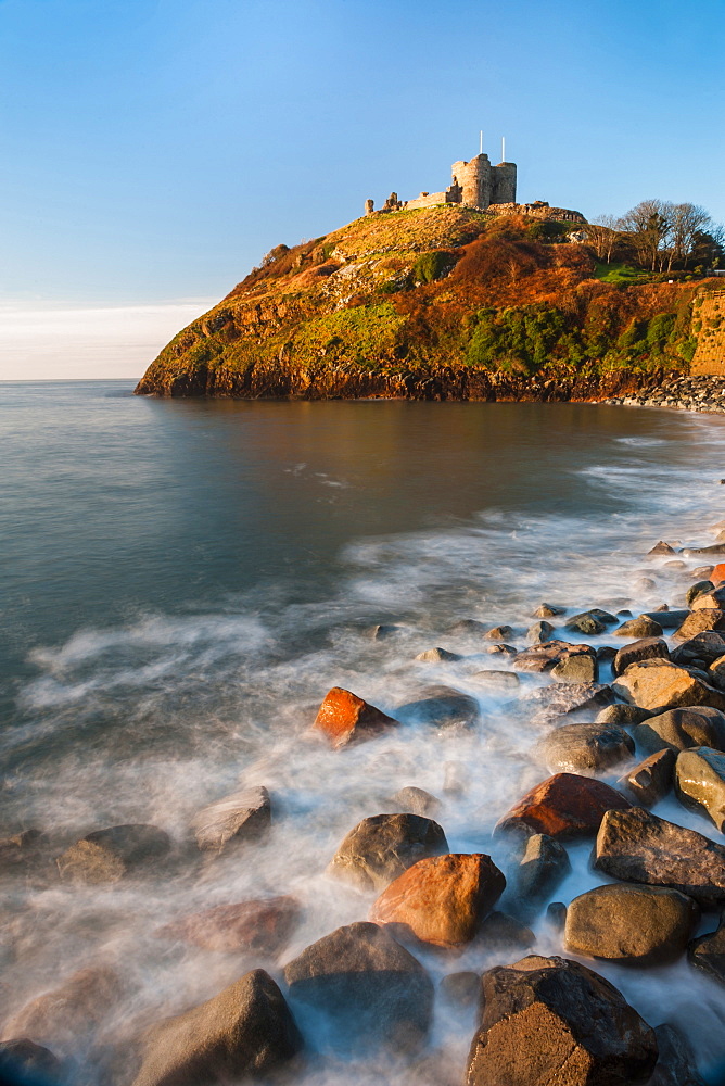 Criccieth Castle, above Criccieth Beach, Gwynedd, North Wales, Wales, United Kingdom, Europe