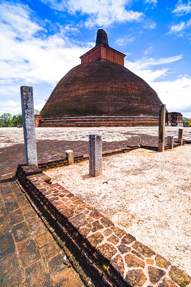 Jetvanarama Dagoba (Jetvanaramaya Stupa), Anuradhapura, UNESCO World Heritage Site, Sri Lanka, Asia