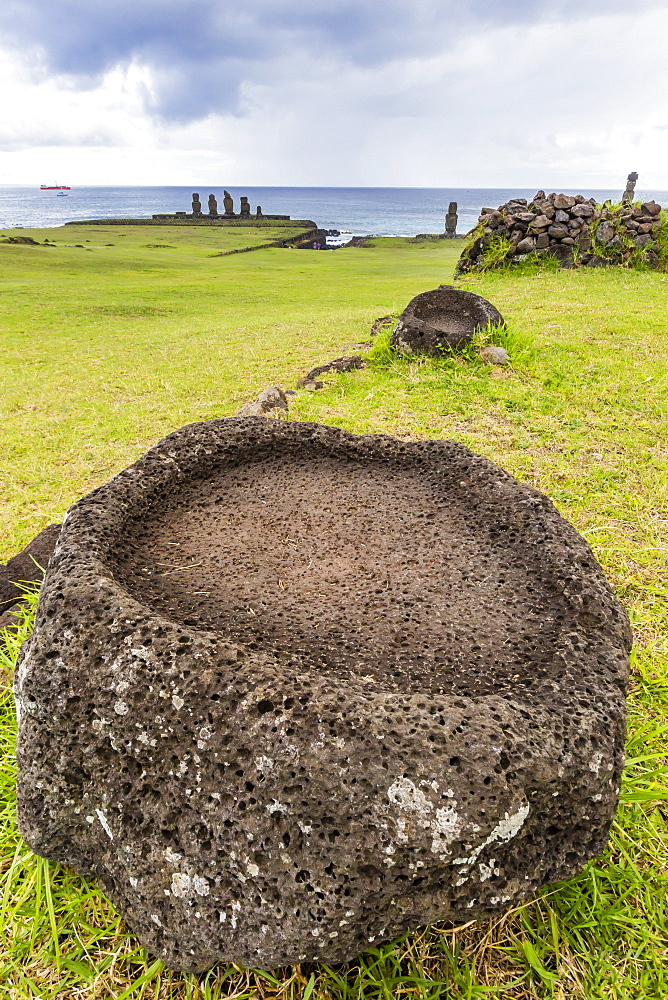 House foundation and seven moai in the Tahai Archaeological Zone on Easter Island (Isla de Pascua) (Rapa Nui), UNESCO World Heritage Site, Chile, South America