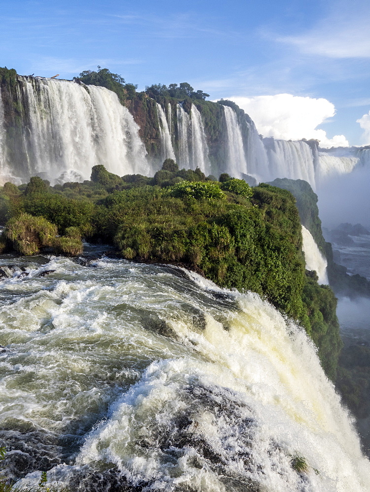 View of Iguacu Falls (Cataratas do Iguacu), UNESCO World Heritage Site, from the Brazilian side, Parana, Brazil, South America