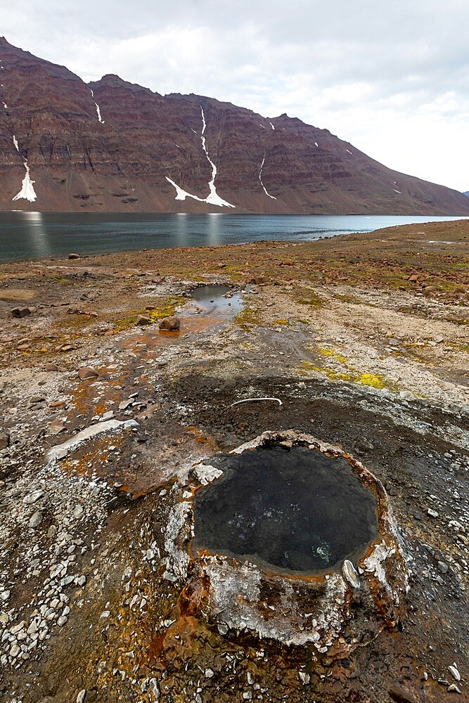 The hot springs at Romer Fjord, Scoresbysund, eastern Greenland, Polar Regions