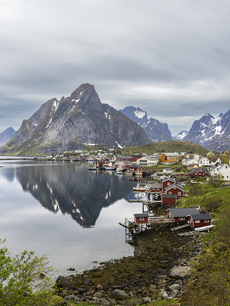 A view of the town of Reine, a fishing village on Moskenesoya in the Lofoten archipelago, Norway, Scandinavia, Europe