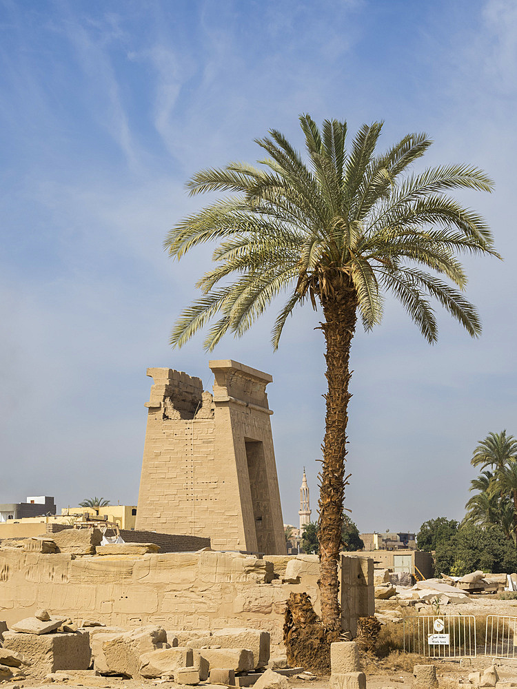 The Karnak Temple Complex, comprises a vast mix of temples, pylons, chapels, and other buildings, UNESCO World Heritage Site, near Luxor, Thebes, Egypt, North Africa, Africa