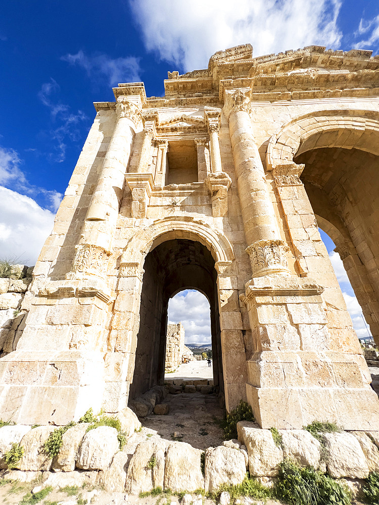 The Arch of Hadrian in Jerash, believed to have been founded in 331 BC by Alexander the Great, Jerash, Jordan, Middle East