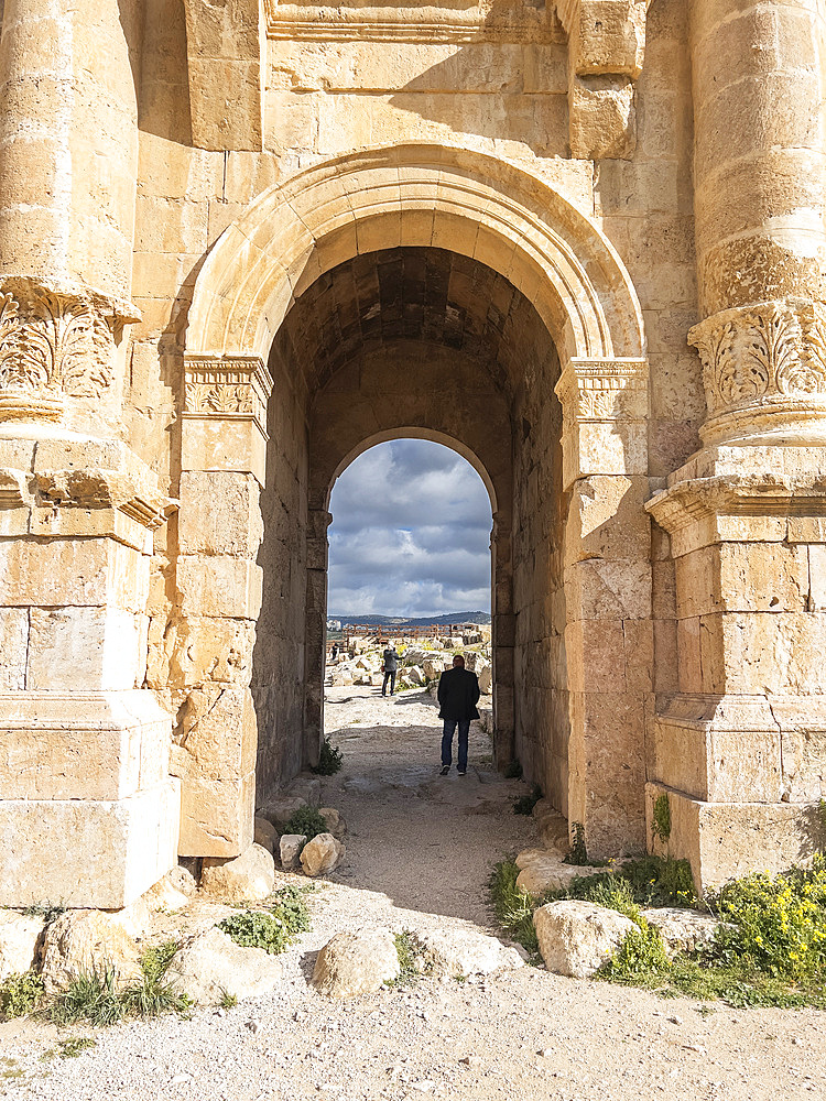 The Arch of Hadrian in Jerash, believed to have been founded in 331 BC by Alexander the Great, Jerash, Jordan, Middle East