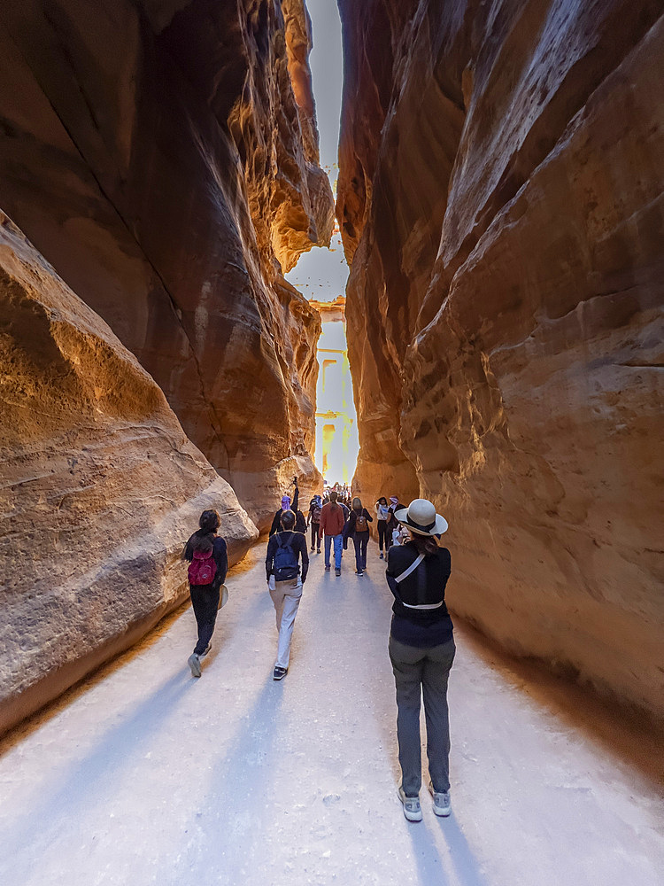 The Siq, entrance to Petra Archaeological Park, UNESCO World Heritage Site, one of the New Seven Wonders of the World, Petra, Jordan, Middle East