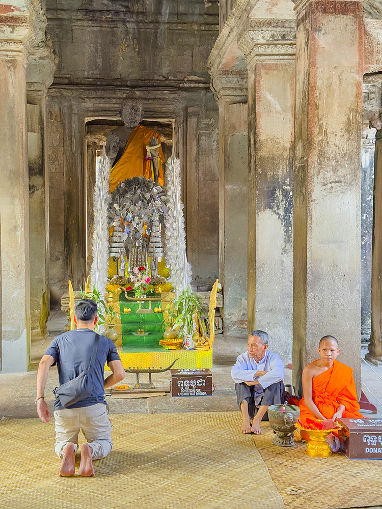 Angkor Wat, UNESCO World Heritage Site, a Hindu-Buddhist temple complex near Siem Reap, Cambodia, Indochina, Southeast Asia, Asia