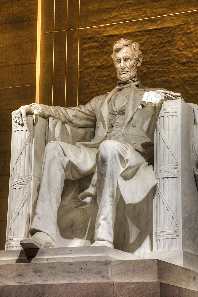 Statue of Abraham Lincoln, Lincoln Memorial, Washington D.C., United States of America