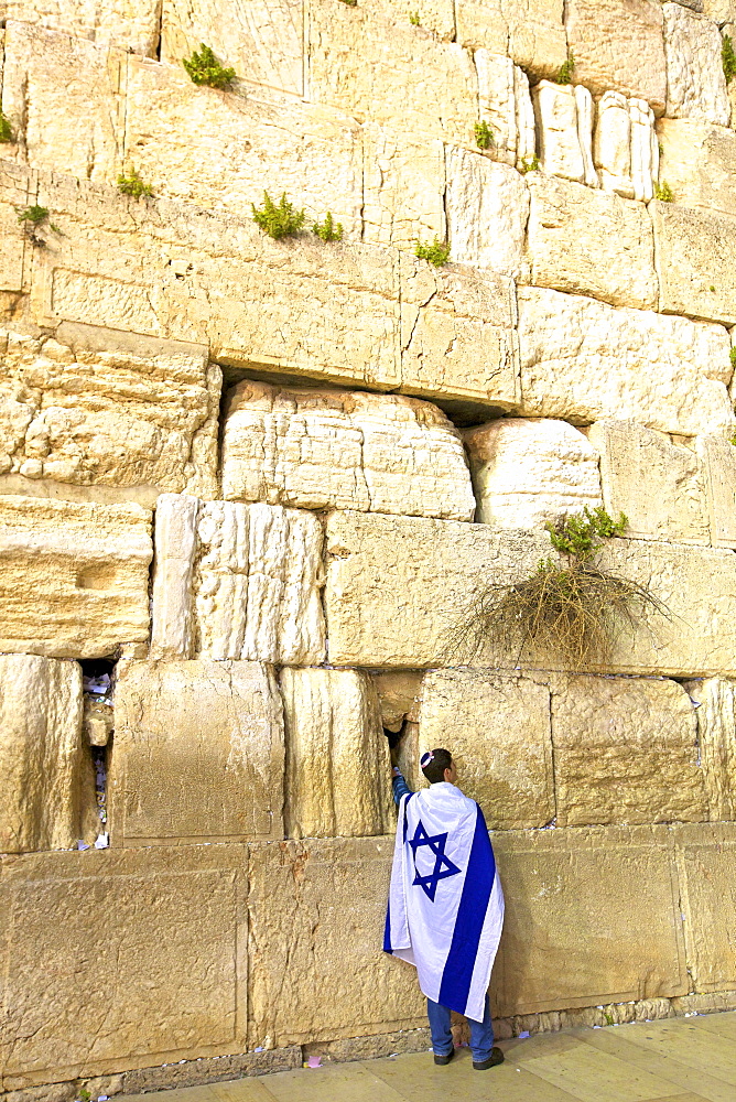 Worshipper at The Western Wall, UNESCO World Heritage Site, Jerusalem, Israel, Middle East