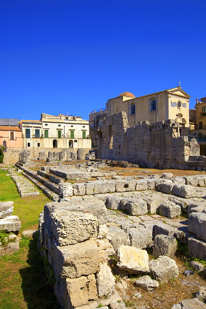 Ruins of Temple of Apollo, Ortygia, Syracuse, Sicily, Italy, Europe