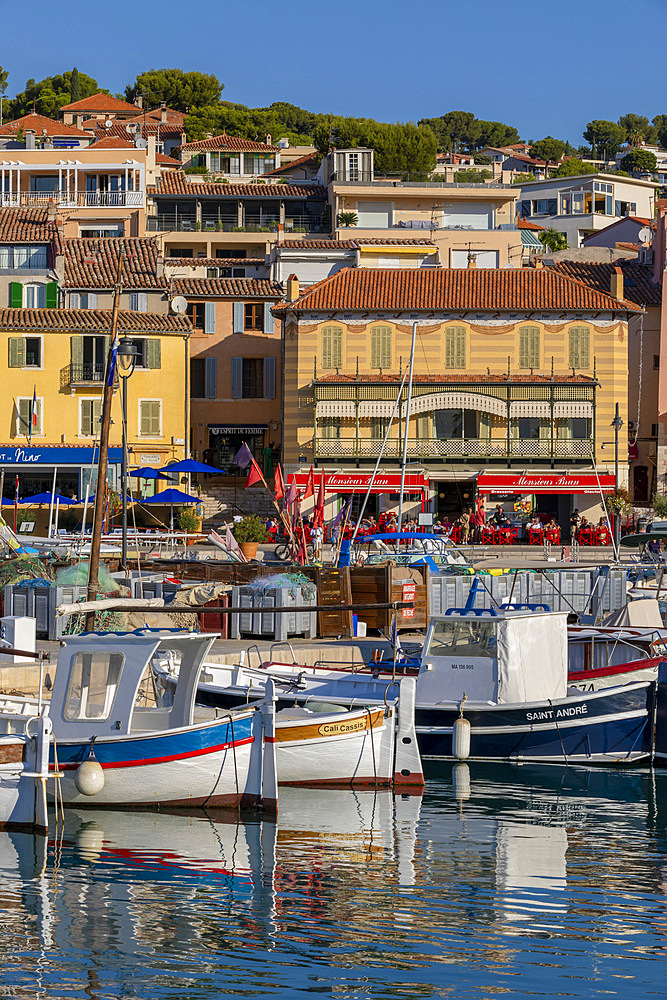 The Harbour at Cassis, Cassis, Bouches du Rhone, Provence-Alpes-Cote d'Azur, France, Western Europe