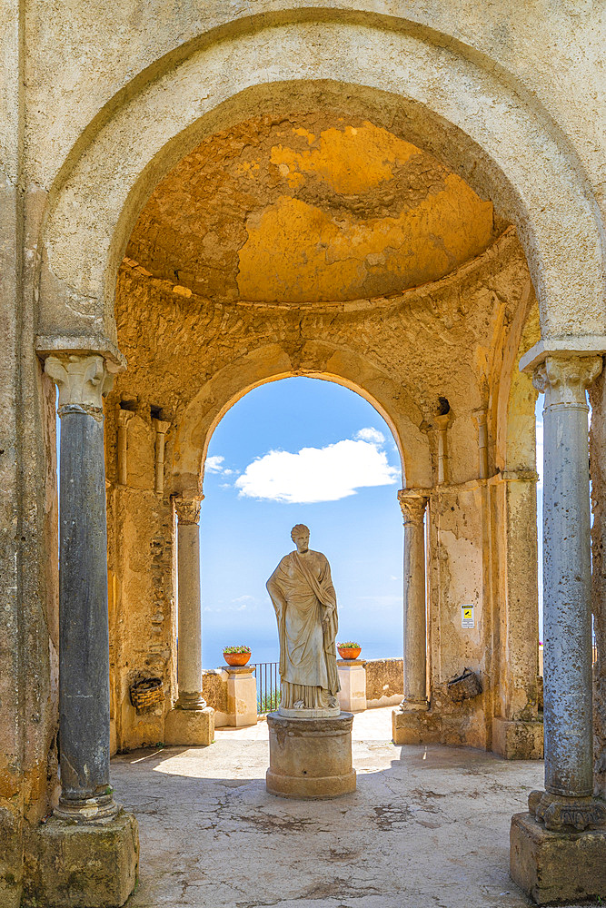 Statue of Ceres at the Villa Cimbrone, Ravello, Amalfi Coast (Costiera Amalfitana), UNESCO World Heritage Site, Campania, Italy, Europe