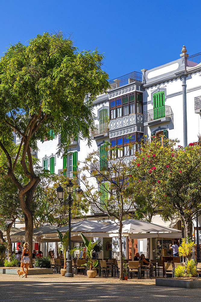 Shops and Restaurants on the Passeig de Vara de Rey, ibiza, Ibiza, Balearic Islands, Spain