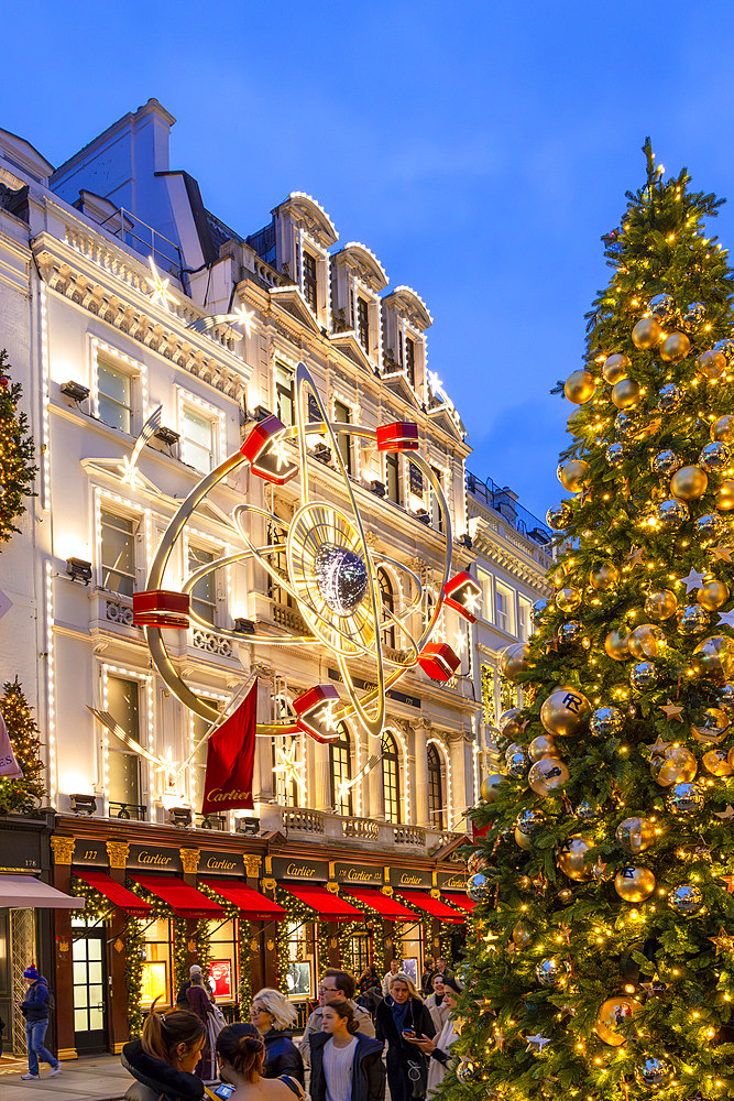 Cartier London New Bond Street Shop with Christmas Decorations, London, England, United Kingdom