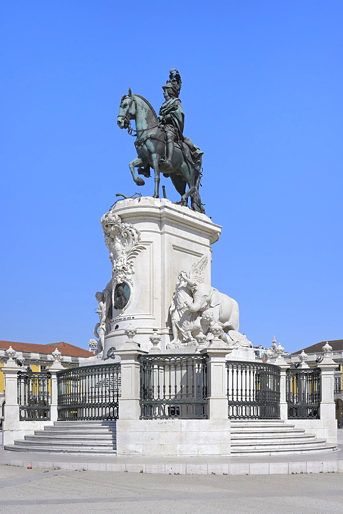 King Jose I equestrian statue, Praca do Comercio, Baixa, Lisbon, Portugal, Europe