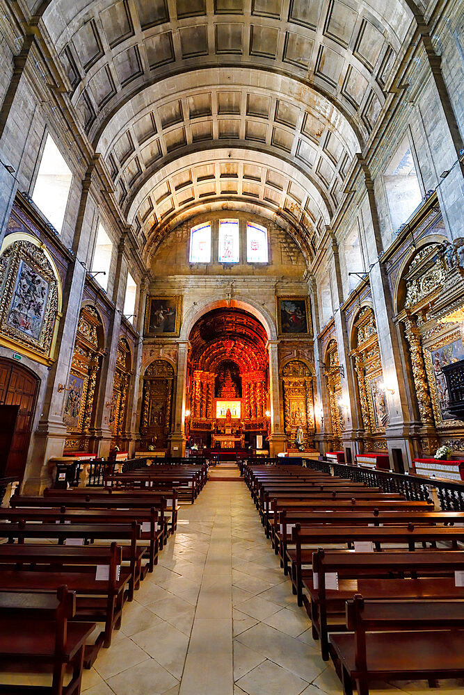 Monastery of Santa Clara-a-Nova, central nave and main altar of the Church, Coimbra, Beira, Portugal, Europe