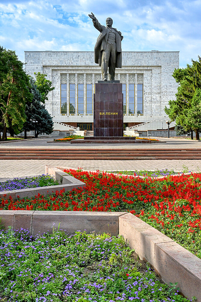 Vladimir Lenin statue behind the State Historical Museum, Bishkek, Kyrgyzstan