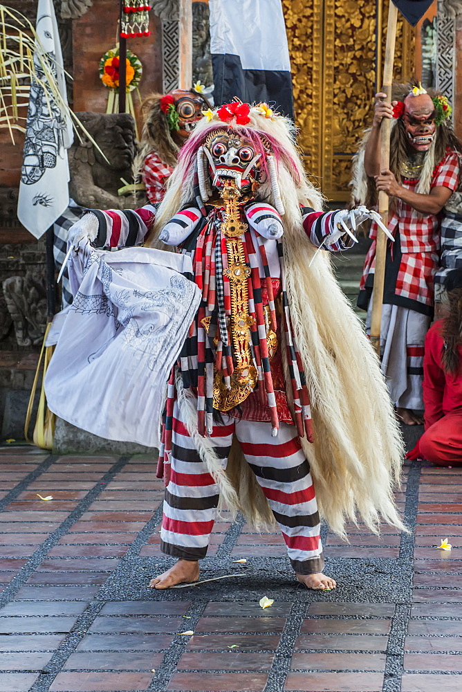 Barong and Kris dance, traditional Balinese dance, Ubud, Bali, Indonesia, Southeast Asia, Asia