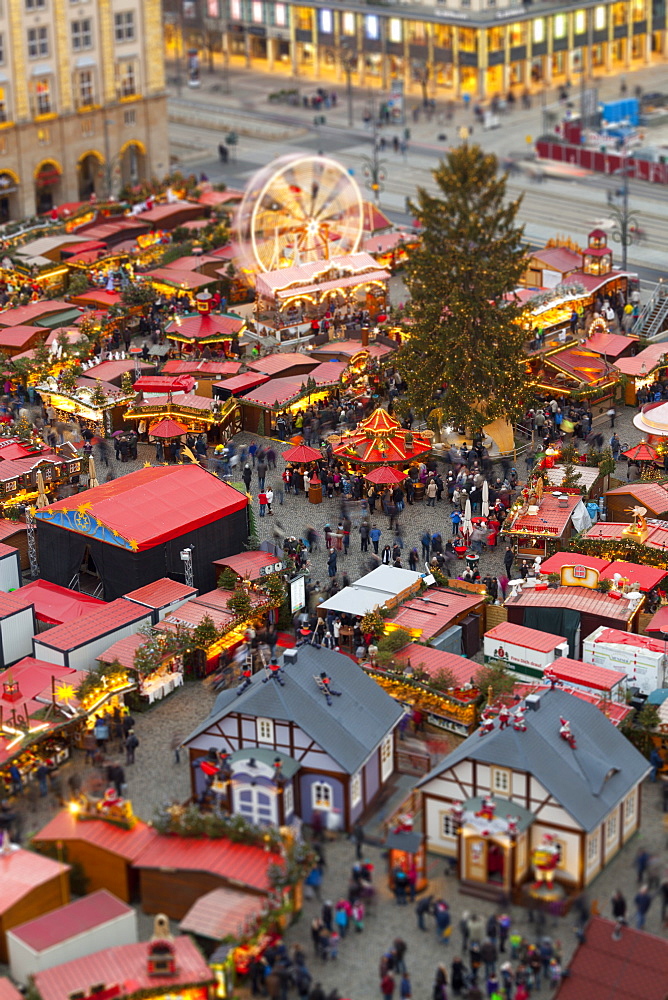 Overview of the Dresden Strietzelmarkt Christmas Market, Dresden, Saxony, Germany, Europe