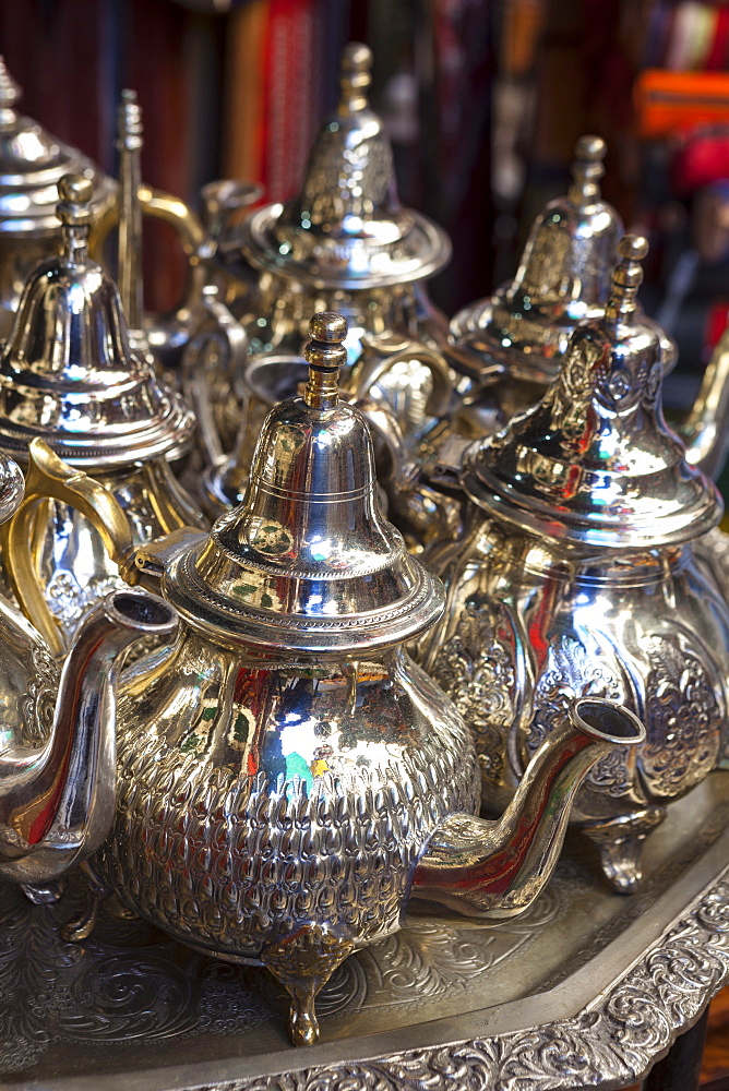 Traditional tea pots, Fes el Bali Medina, Fez, Morocco, North Africa, Africa