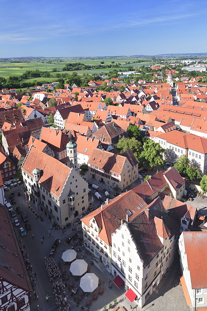 Old town with Town Hall and Lopsinger Tor Gate, Nordlingen, Romantic Road, Bavarian Swabia, Bavaria, Germany, Europe