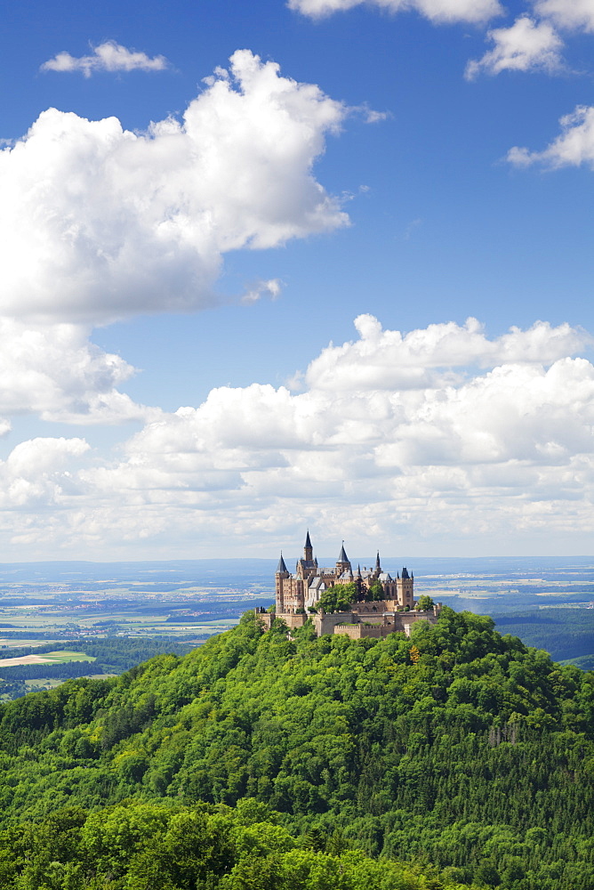 Burg Hohenzollern Castle, Zollernalb, Schwaebische Alb (Swabian Alb), Baden Wurttemberg, Germany, Europe