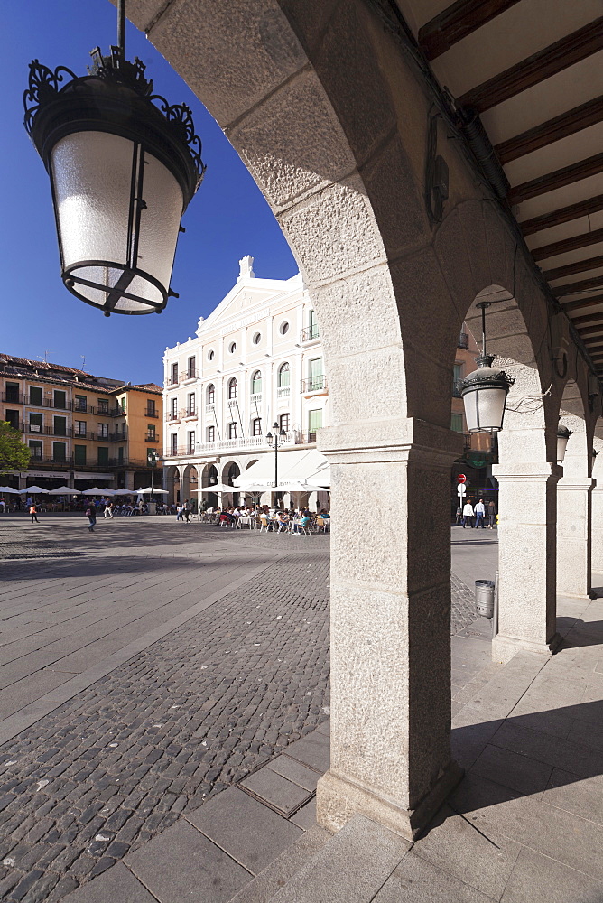 Plaza Mayor, Teatro Juan Bravo, Segovia, Castillia y Leon, Spain, Europe