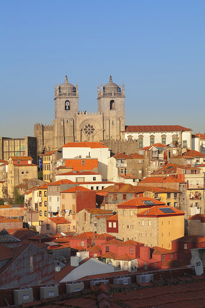 Se Cathedral at sunset, Ribeira District, UNESCO World Heritage Site, Porto (Oporto), Portugal, Europe