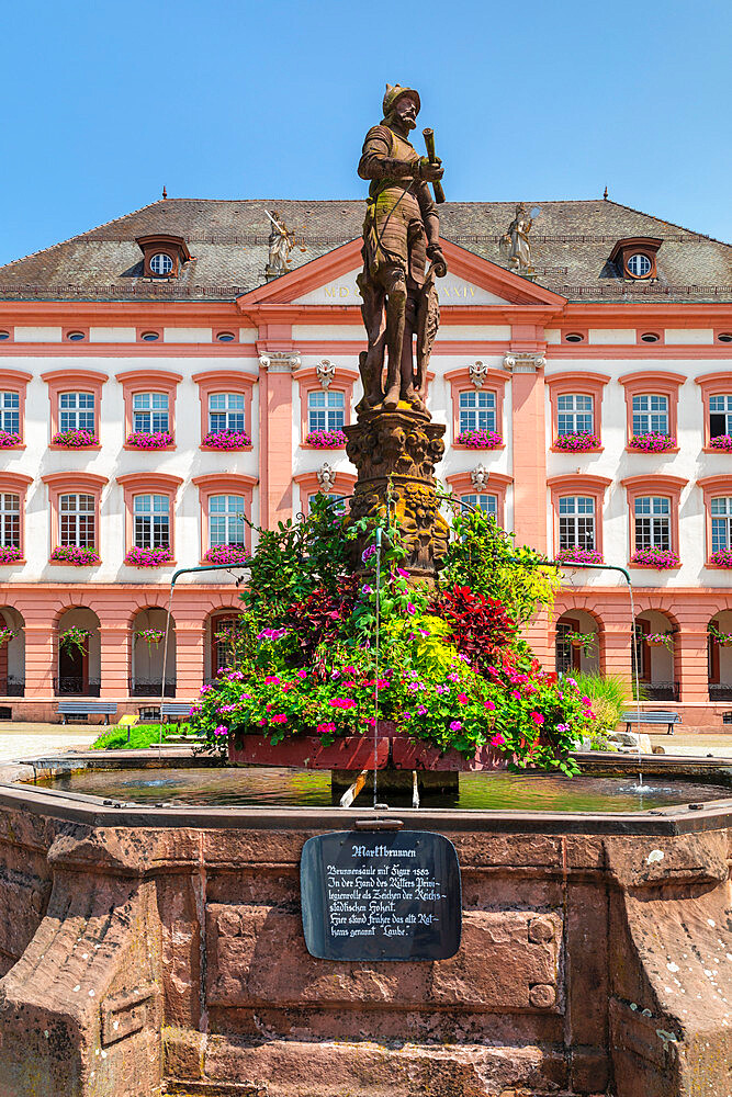 Rohr Fountain on the market square with Town Hall, Gengenbach, Kinzigtal Valley, Black Forest, Baden-Wurttemberg, Germany, Europe