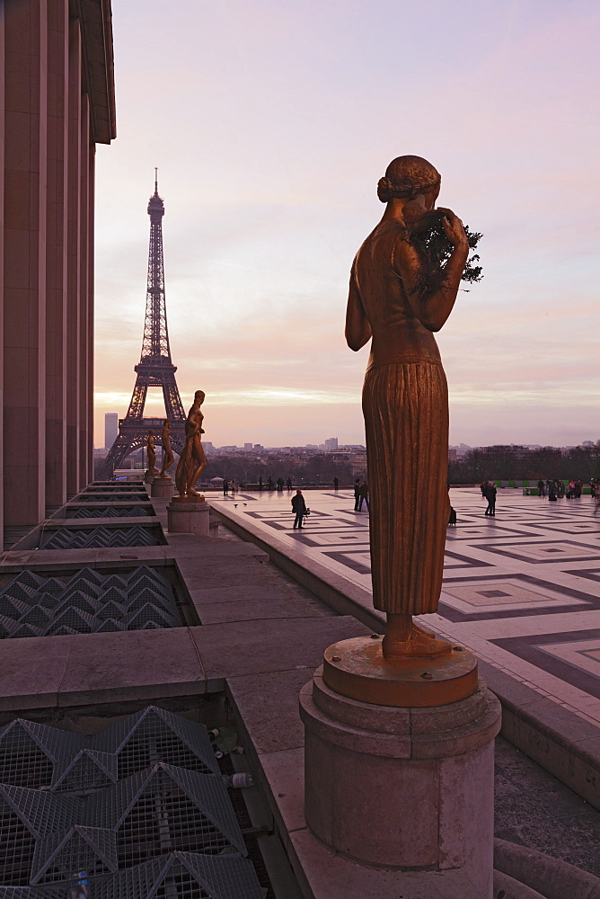 Trocadero and Eiffel Tower at sunrise, Paris, Ile de France, France, Europe 