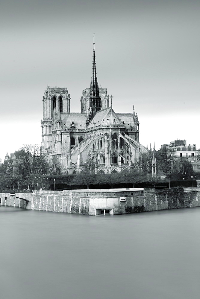 Notre Dame cathedral on the River Seine, Paris, Ile de France, France, Europe 