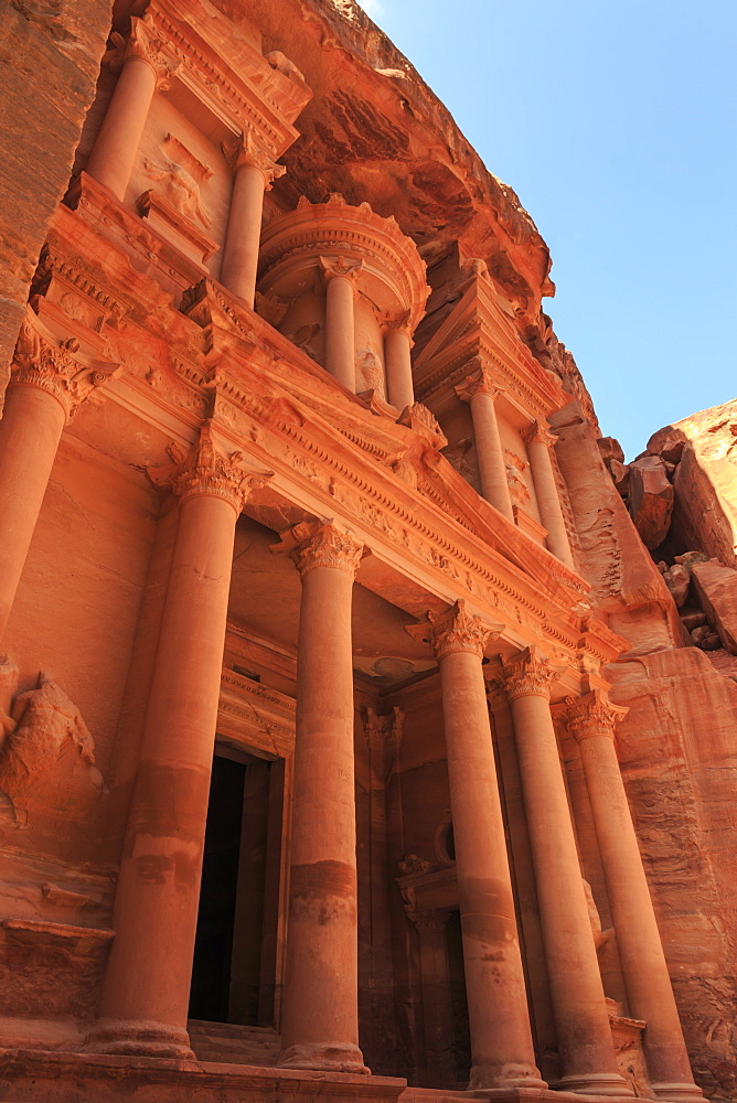 The Treasury (Al-Khazneh), Petra, UNESCO World Heritage Site, Jordan, Middle East