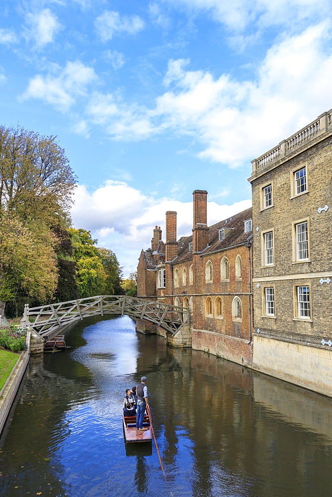 Cambridge University, Queen's College and Mathematical Bridge, Cambridge, Cambridgeshire, England, United Kingdom, Europe