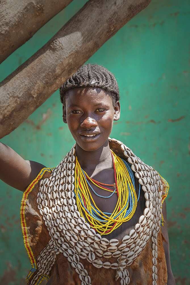 Black woman wearing traditional jewelry