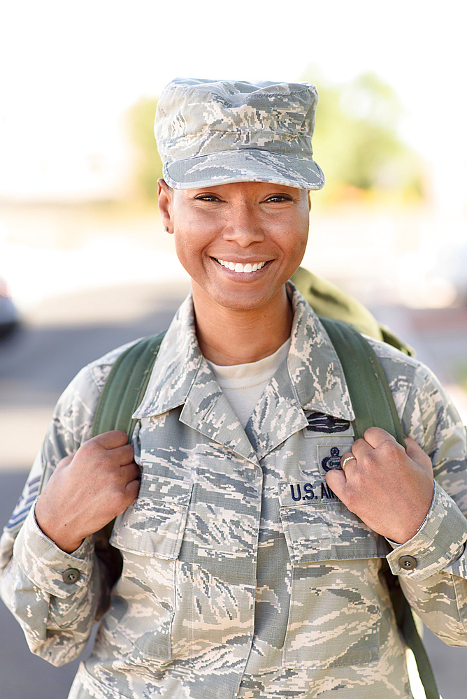 Portrait a smiling black woman soldier